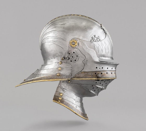 Шлем салад с горжетом: эволюция и практика в историческом фехтовании